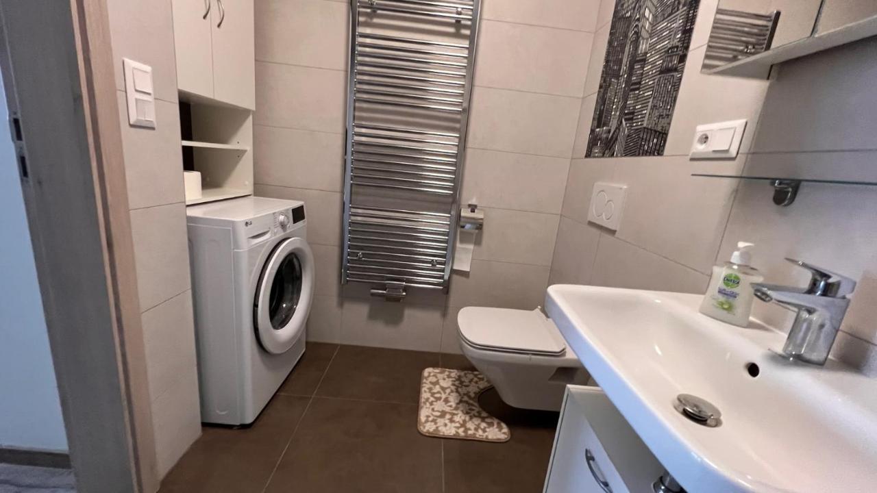 Air-Conditioned, 2 Room Apartment With Balcony, New Building Raca Братислава Экстерьер фото